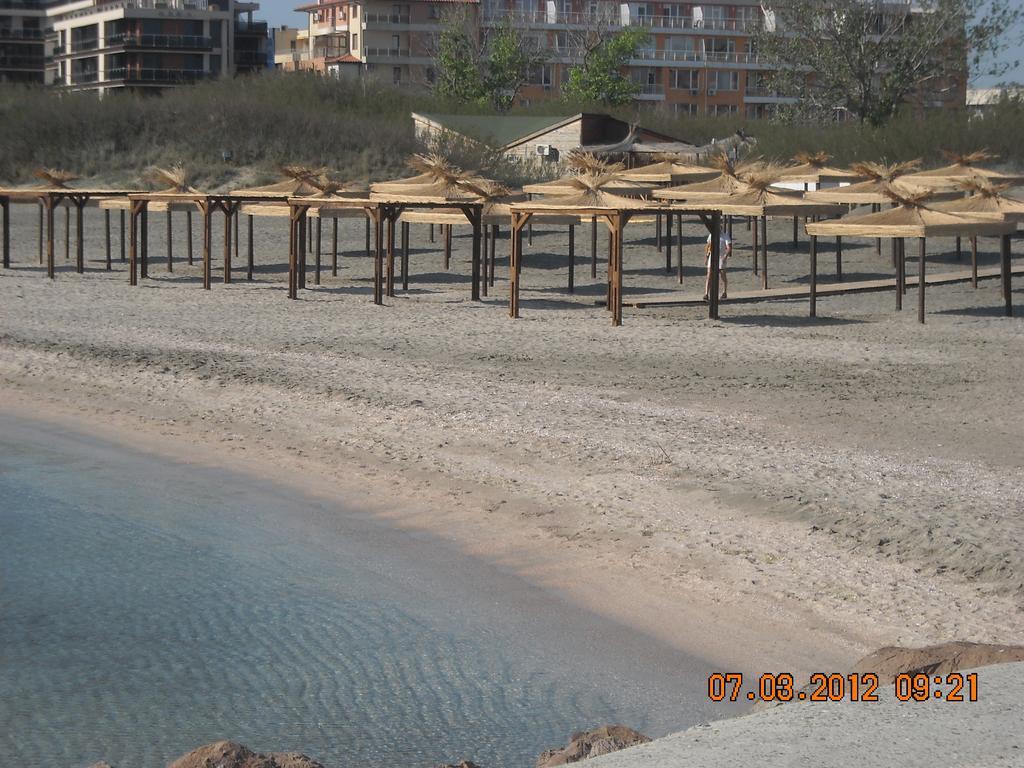 Apartamenti Zhelezovi Pomorie Habitación foto