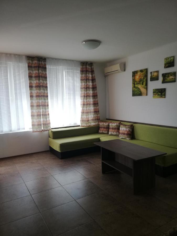 Apartamenti Zhelezovi Pomorie Exterior foto